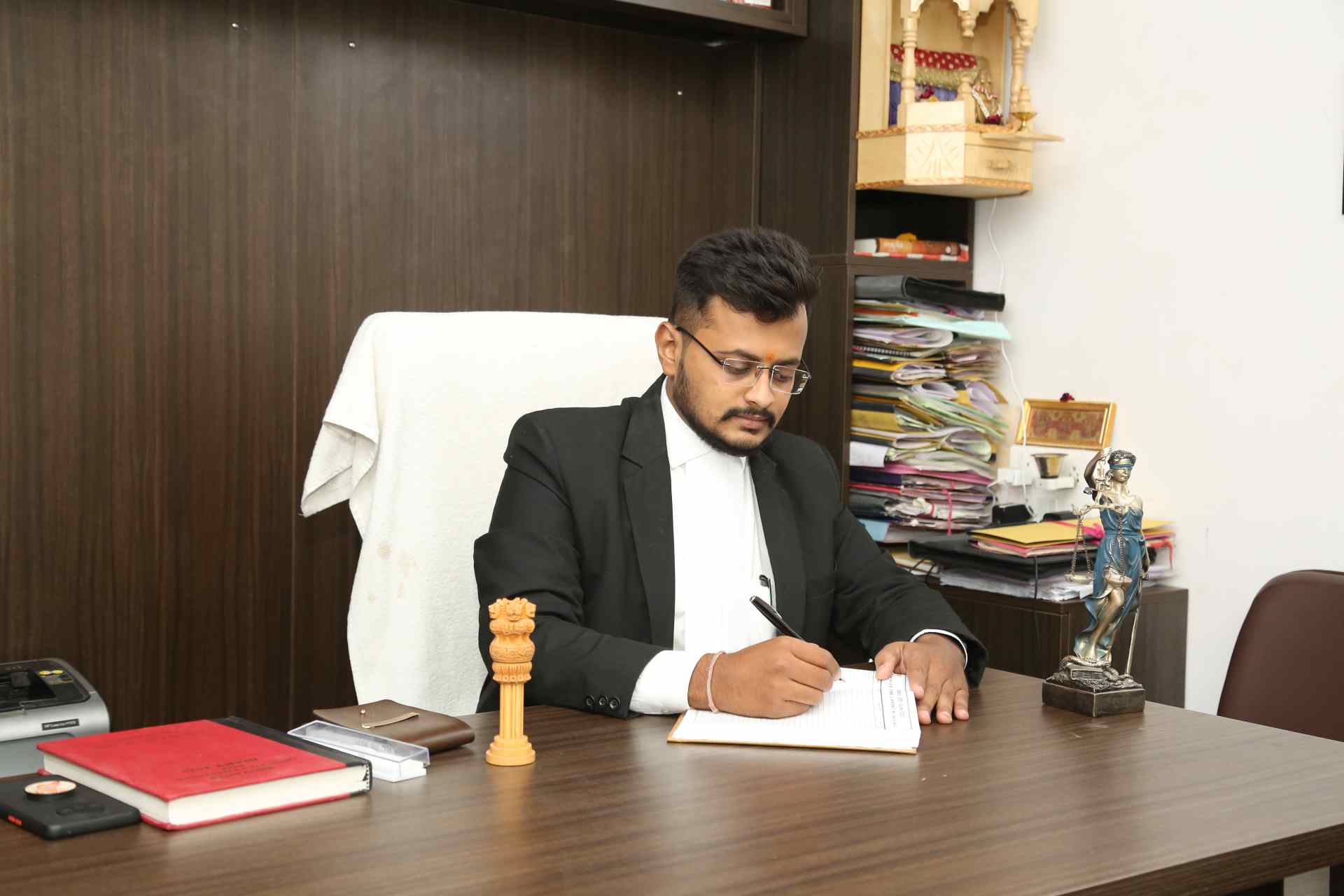 Corporate Lawyer in Ahmedabad Corporate Lawyer Ahmedabad